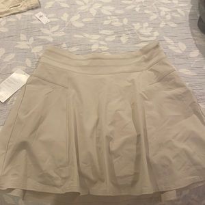 NWT size 6 Athleta skort